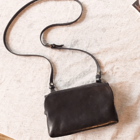 Madewell Handbags - Madewell crossbody black purse